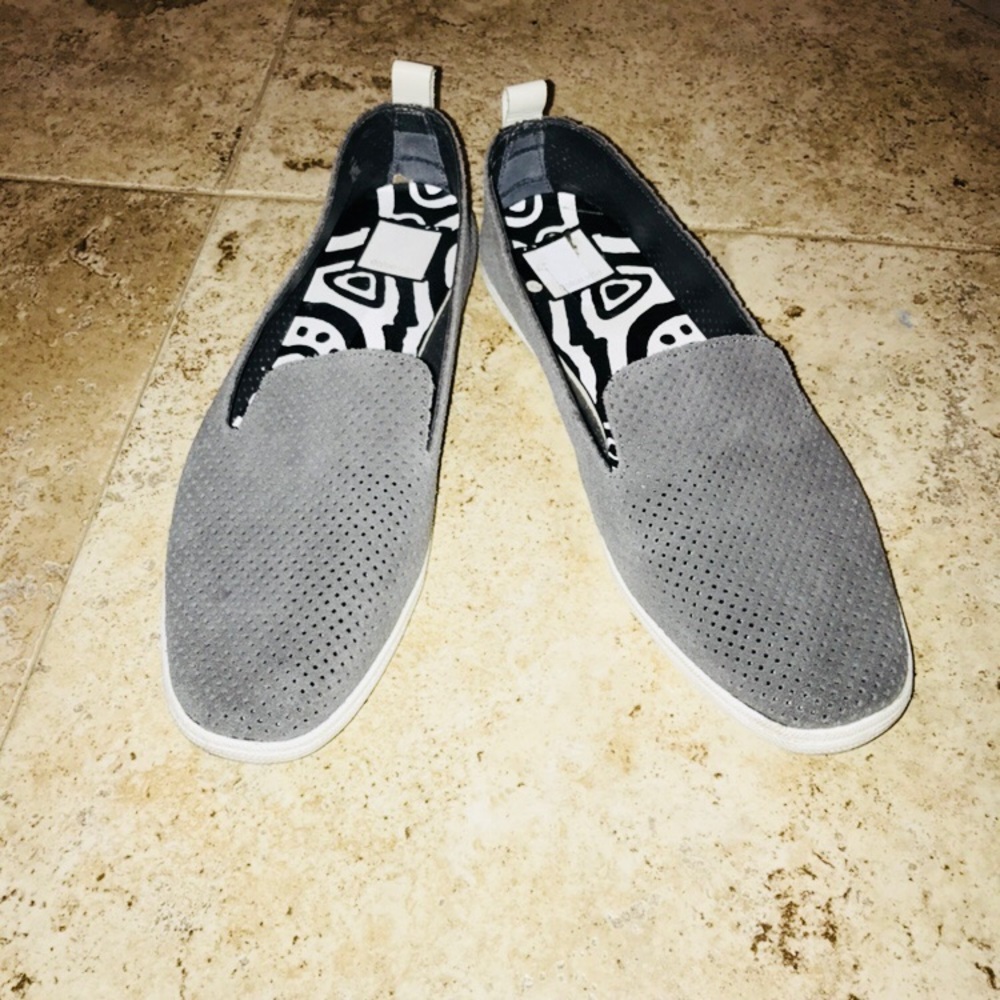 Dolce Vita Grey Flats Sz 10